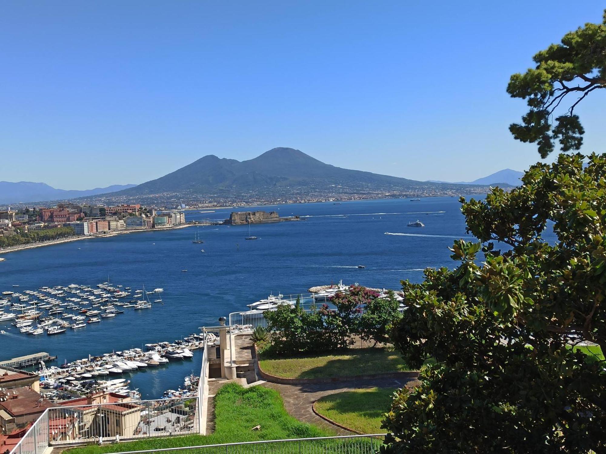 Monocamera Con Terrazzogiardino -Studette -Zona Panoramica Posillipo Naples Extérieur photo