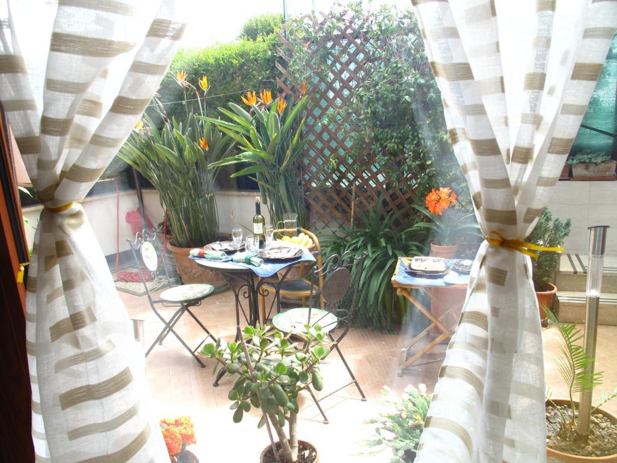 Monocamera Con Terrazzogiardino -Studette -Zona Panoramica Posillipo Naples Extérieur photo