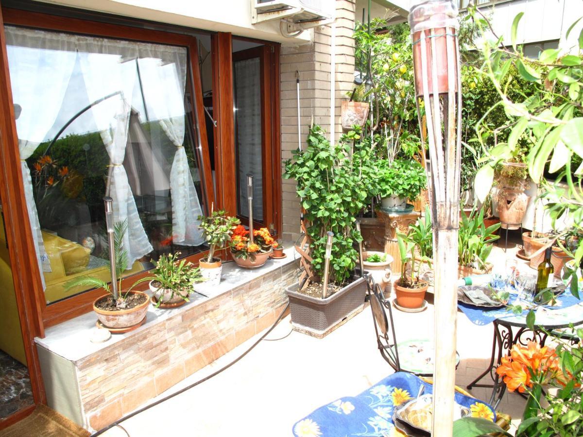 Monocamera Con Terrazzogiardino -Studette -Zona Panoramica Posillipo Naples Extérieur photo